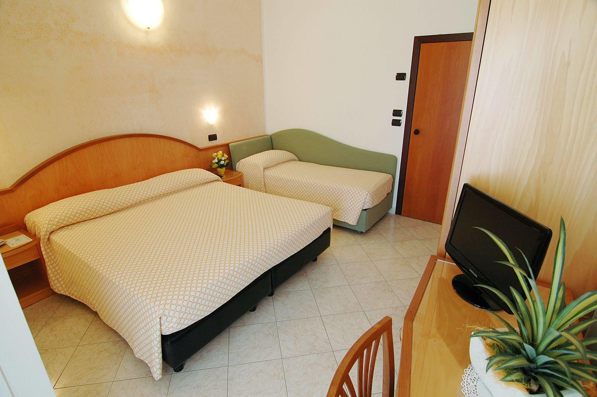Hotel Adele Bellaria-Igea Marina Exterior foto